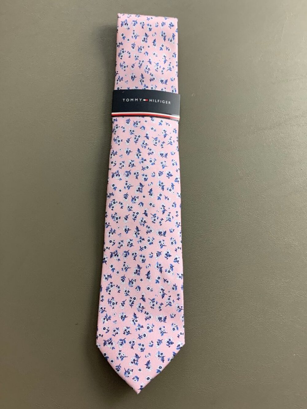 Tommy Hilfiger Men's 3'' 100% Silk Neck Tie, Pink Blue Mason Floral, One Size